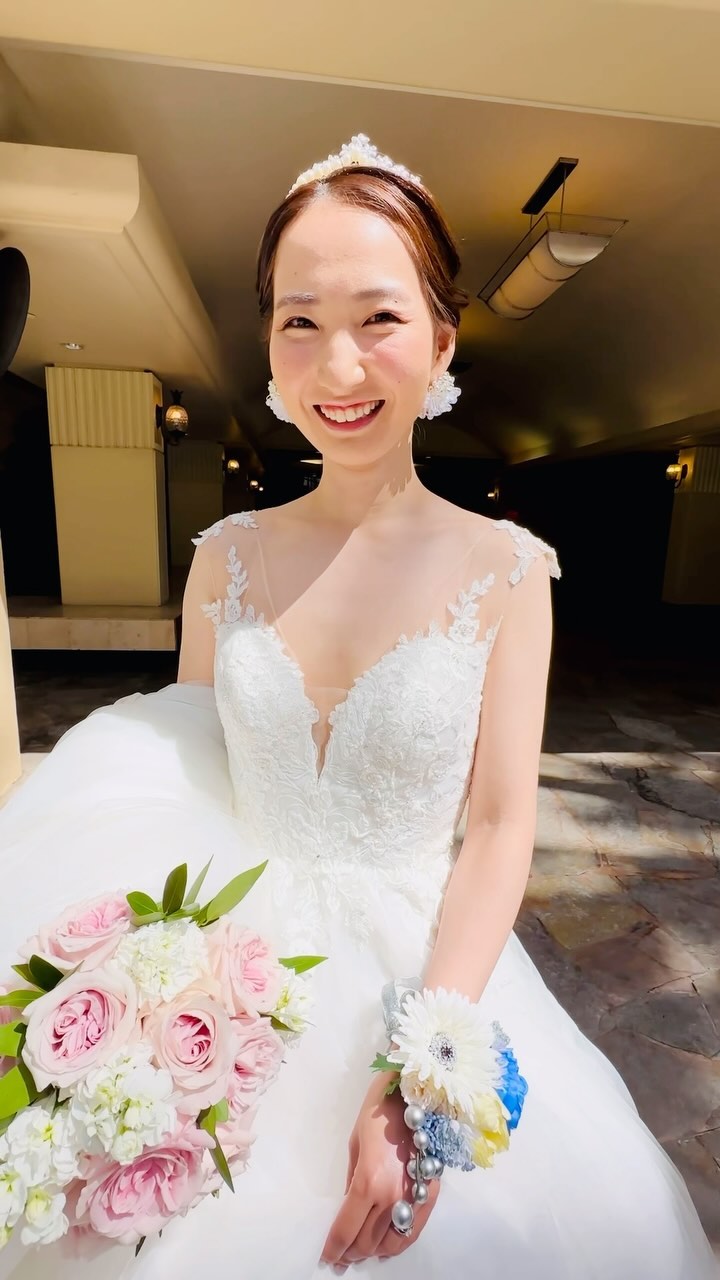 特別な日に一番輝くBrideをお手伝いできて光栄です
どうぞ素敵な一日をお過ごしください！  It's an honor to be able to help Bride shine the brightest on this special day  Wedding by @bestbridalhawaii 
Wedding Dress from @aliliale_dress